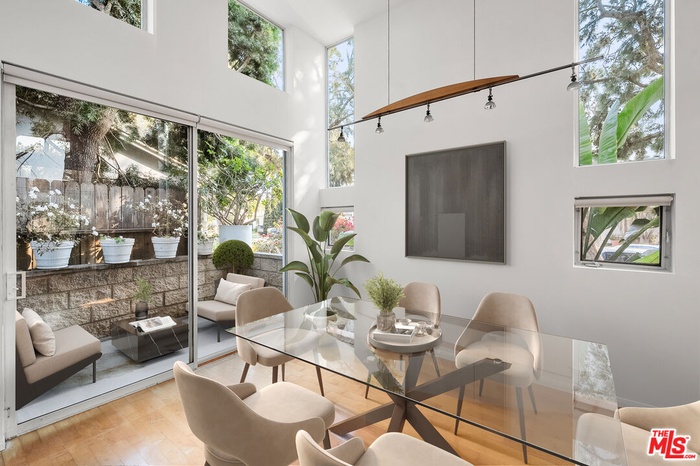 Photo has been virtually stage