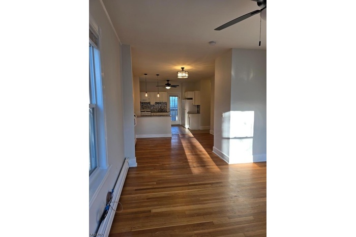 living room/dining area