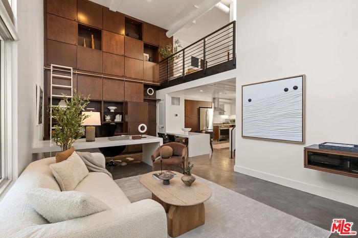 Entrance Area to Unit