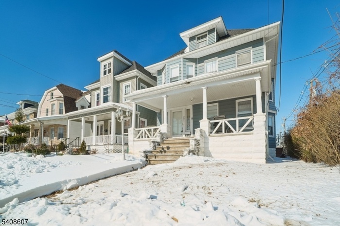 Welcome to 201 Murray St