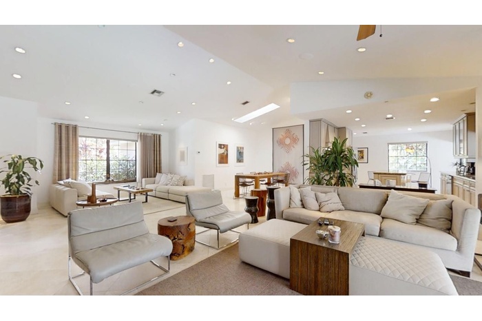 Living Room, Sitting area, dining area and kitchen... Open floor plan