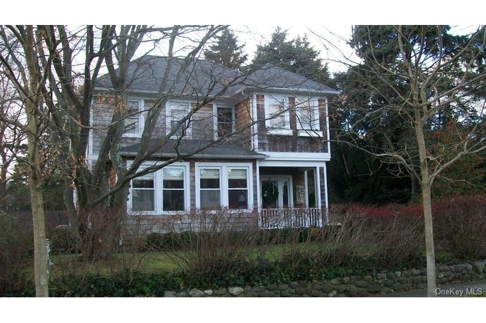 View of side of home