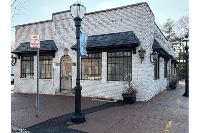 AN ICONIC CRANFORD PROPERTY