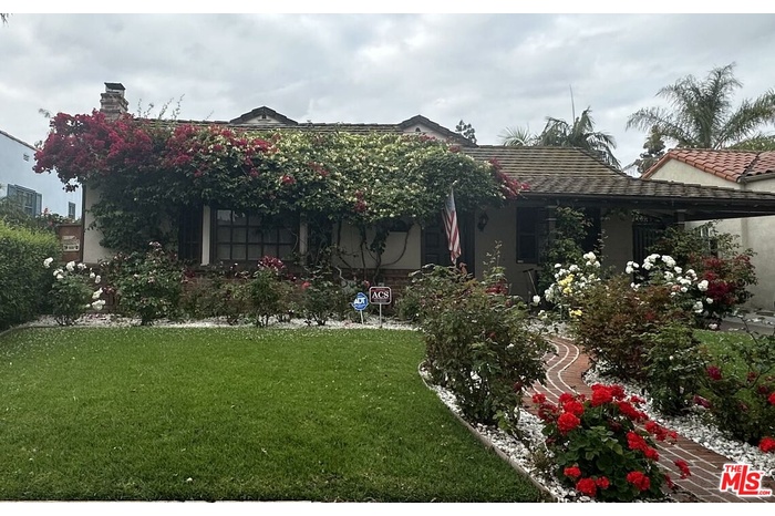 Charming Home with Guest house