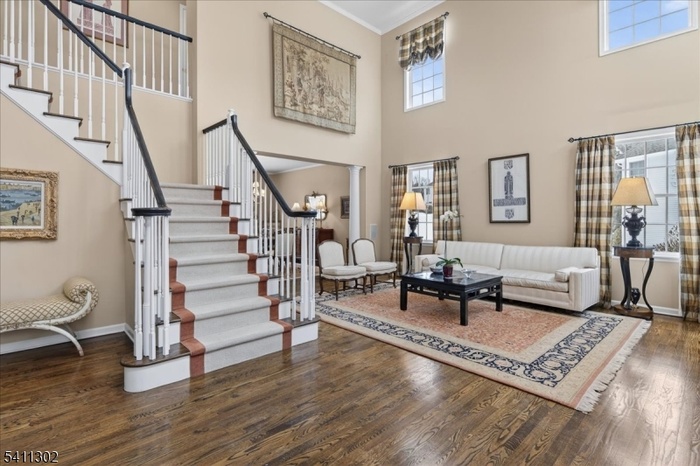 Two-story foyer