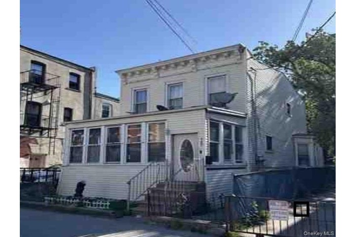View of italianate-style house