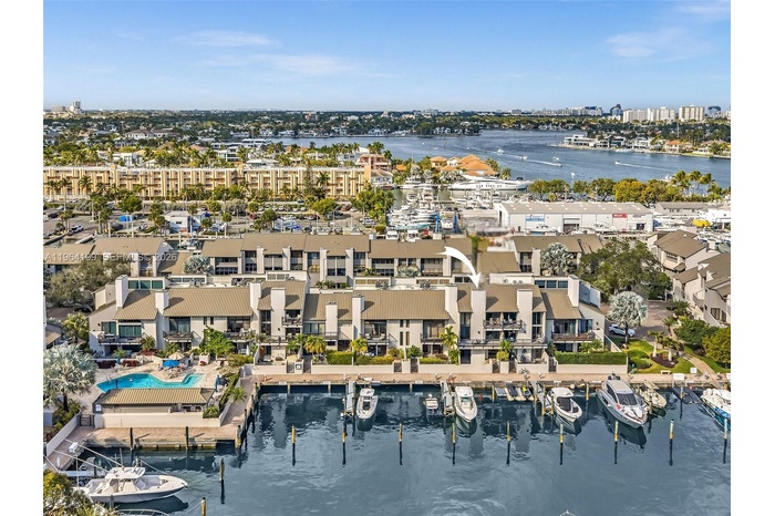 Welcome to Portside Yatch Club #15