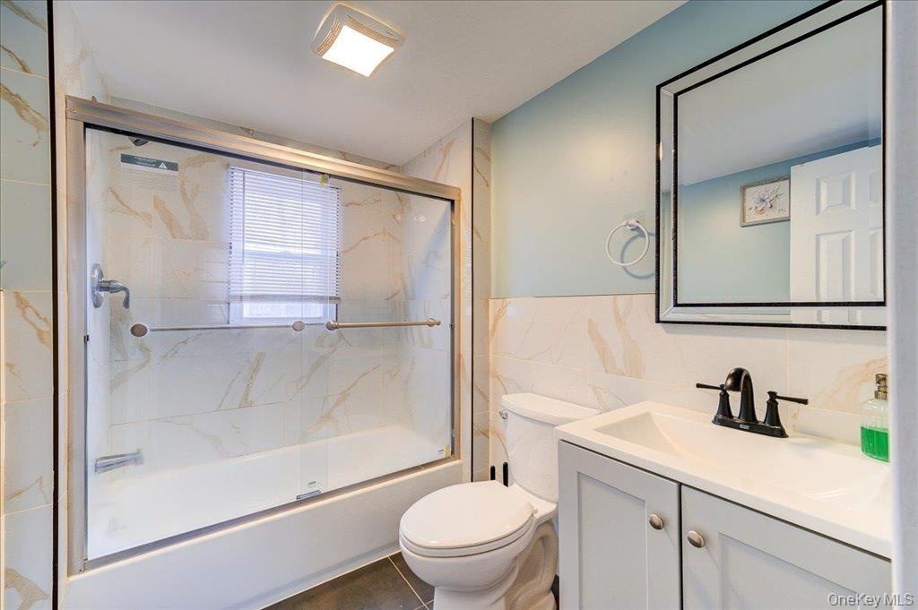 1st floor bathroom