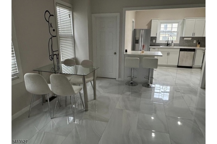 Eating Kitchen / Dining Room