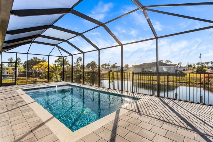 Beautiful New Construction Freshwater front (no Gulf Access) Home with Pool & Screened Lanai!
