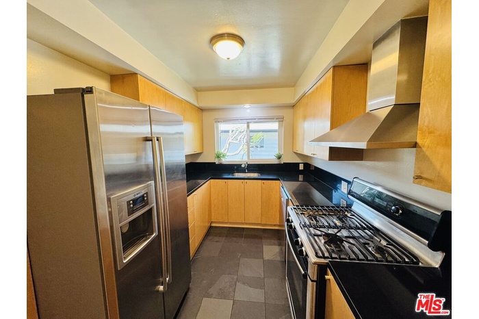 Kitchen with Window Facing Cou