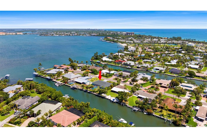 CBS home on cul-de-sac street, that's 4 blocks from ocean and a short boat ride to the FP inlet