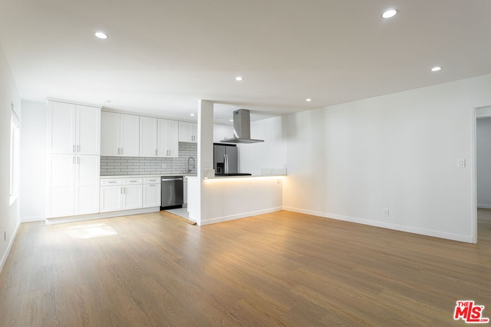 Virtually Staged-Living Space