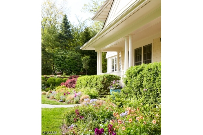 Stunning Home, Ideal Location