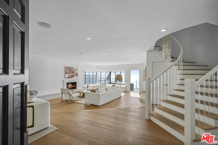 Comfort meets coastal vibes