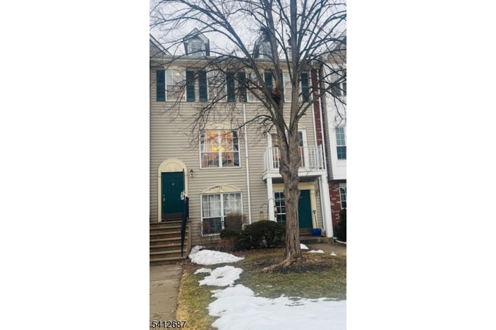 Exceptional Townhouse !