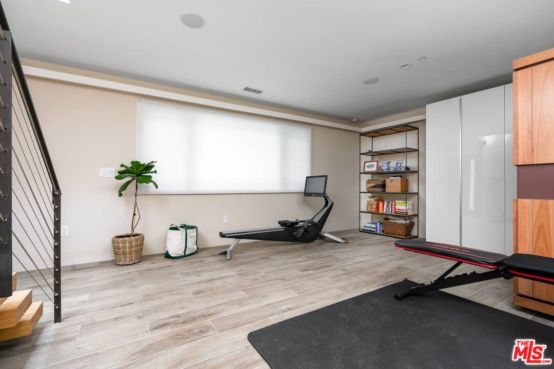 1st Floor Bedroom/Office/Bonus