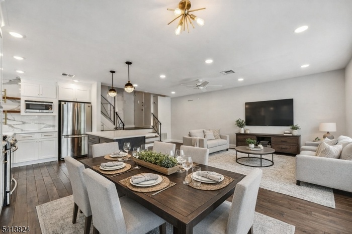 Virtually Staged Living/Dining