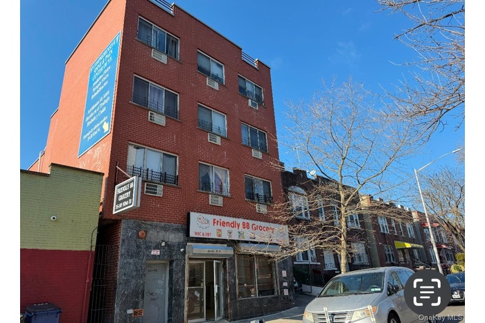 View of apartment building / complex