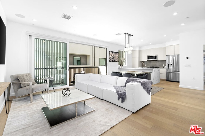 Gorgeous open concept living a