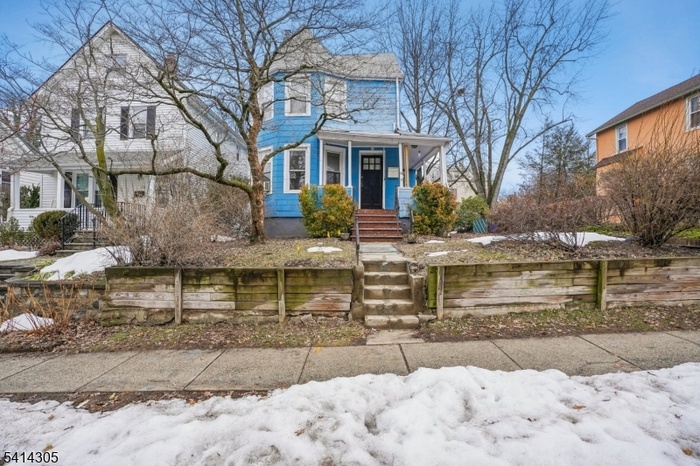 .Steps to Front Porch