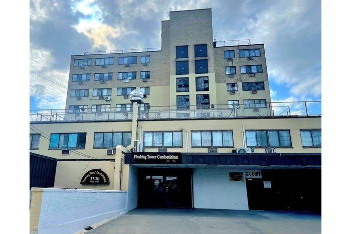 View of apartment building / complex