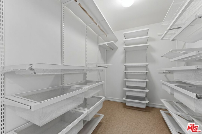 Walk-in Closet