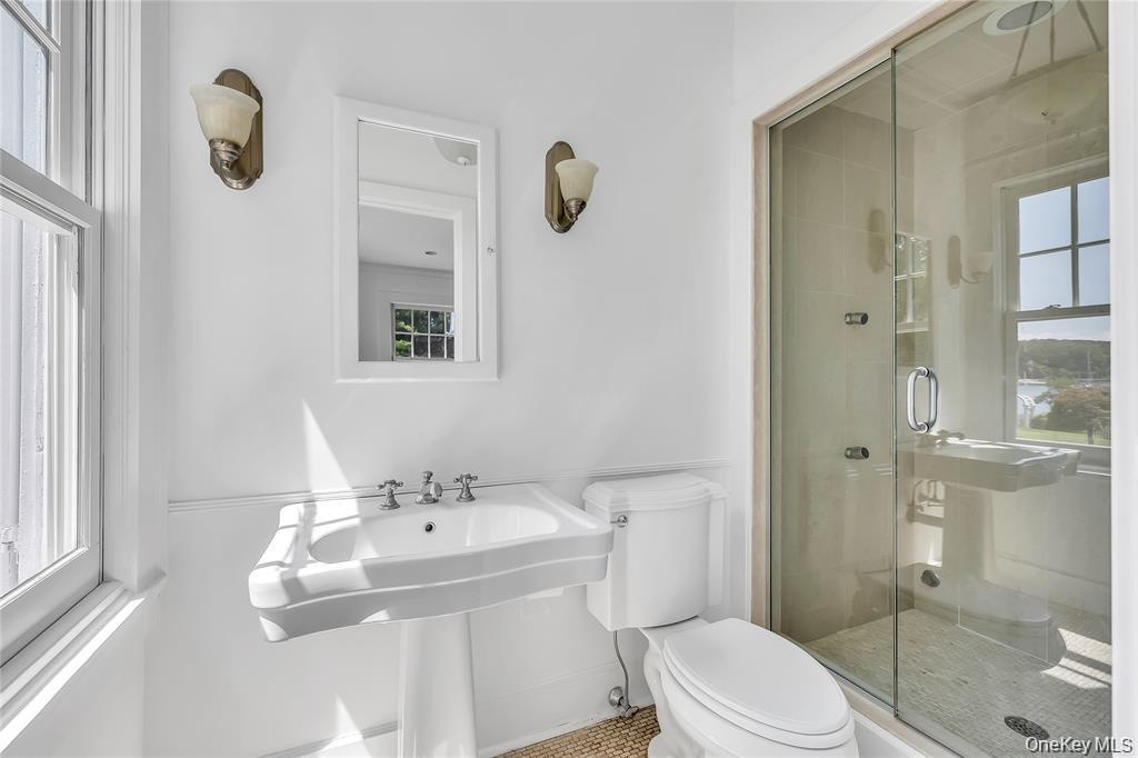 First Floor Ensuite Bathroom