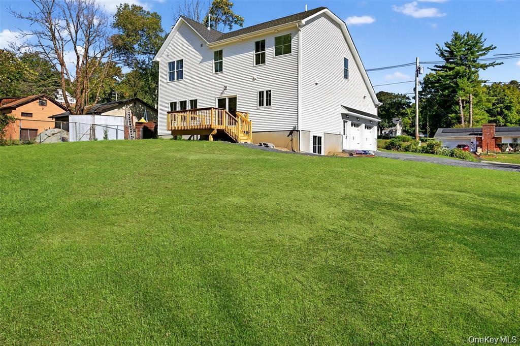 Representative model of recent build shown. Features, finishes, elevations and available options may be customized through the builder and are subject