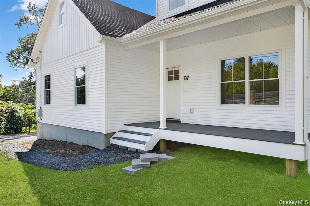 Representative model of recent build shown. Features, finishes, elevations and available options may be customized through the builder and are subject
