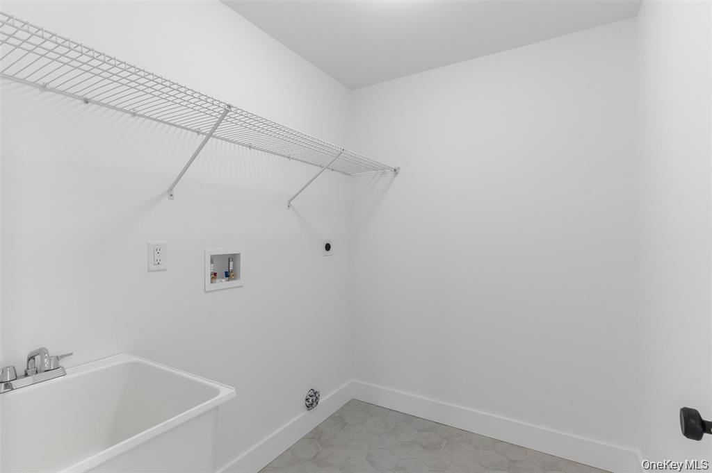 Representative model of recent build shown. Features, finishes, elevations and available options may be customized through the builder and are subject