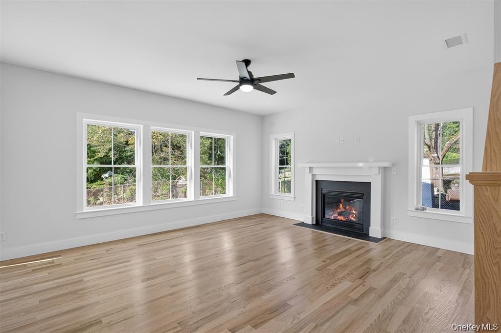 Representative model of recent build shown. Features, finishes, elevations and available options may be customized through the builder and are subject
