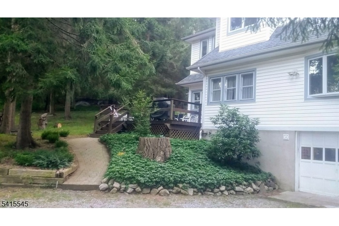 Entrance to front of home