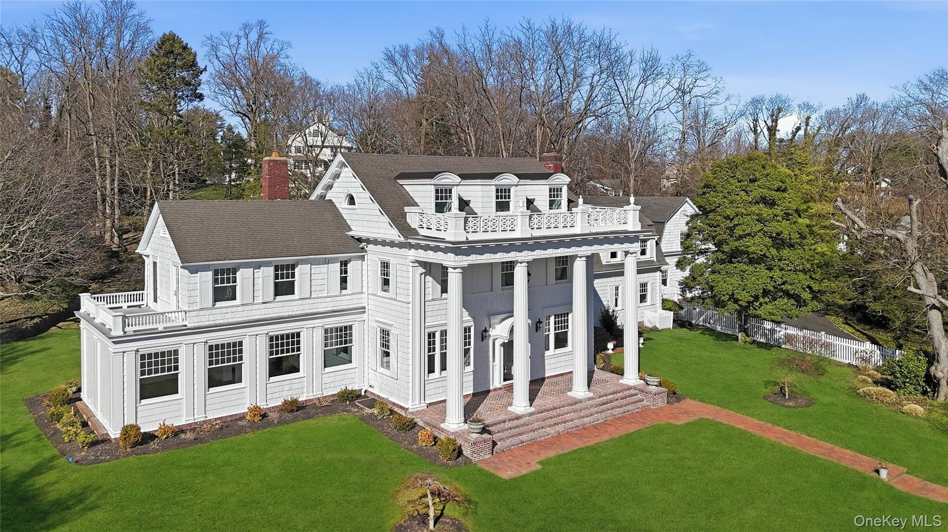 Detailed Craftmanship on the Waterfront