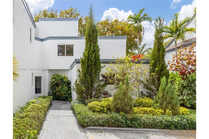 Impressive entrance!