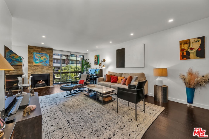 Light fills every corner