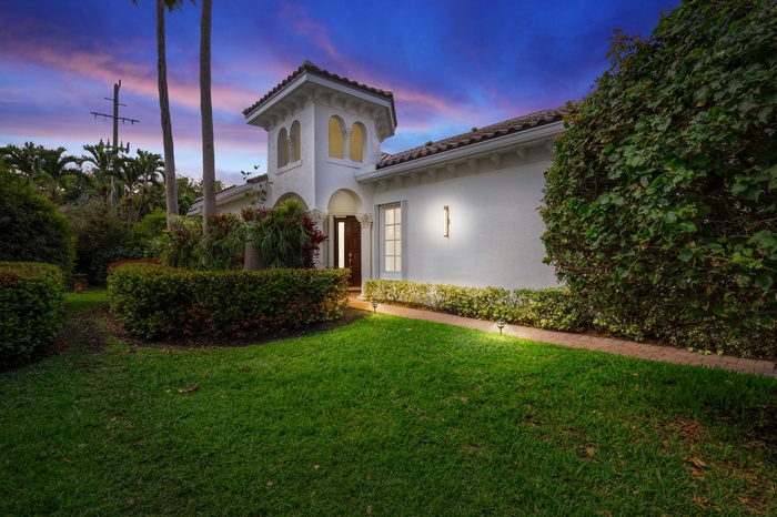 Sunsets fill western sky are enjoyed poolside