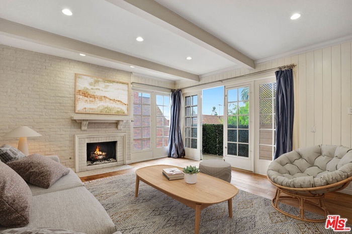 digitally enhanced / virtual s