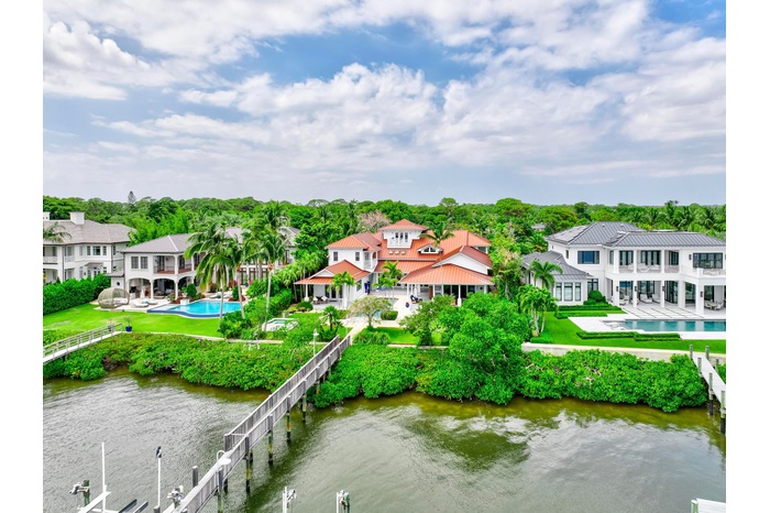 Mile wide views of the stunning Loxahatchee River