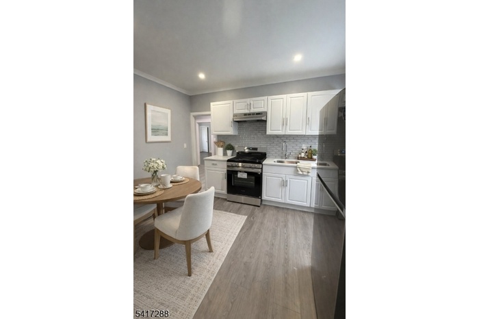 Kitchen - Staged