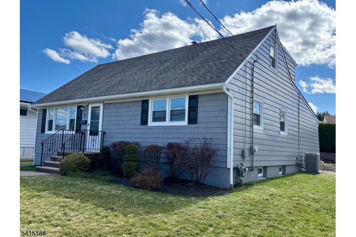 Front Right Exterior View