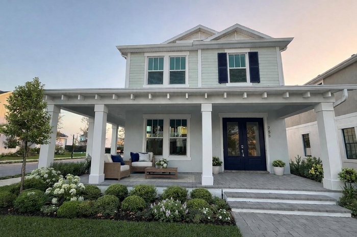Spacious covered front porch