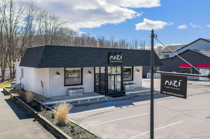 7588 N Broadway - A turnkey restaurant space in the heart of Red Hook!
