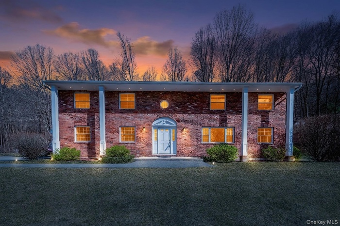 Welcome to 5 Equestrian Acres Road