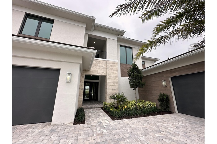 Stunning Street Presence!