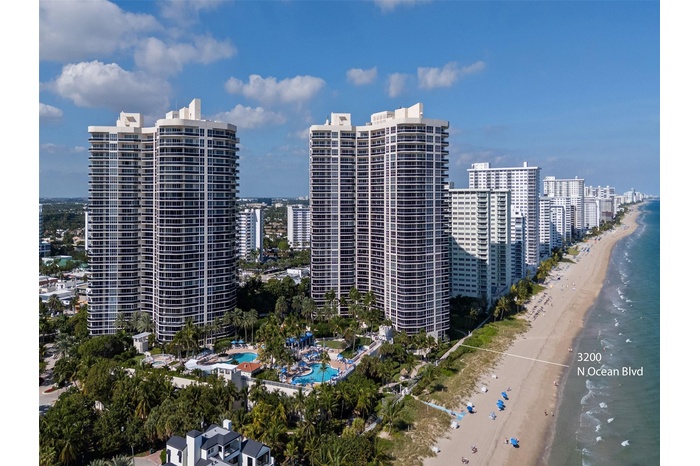 10± acres, Resort Pool & Restaurant, Tennis, Dog Path