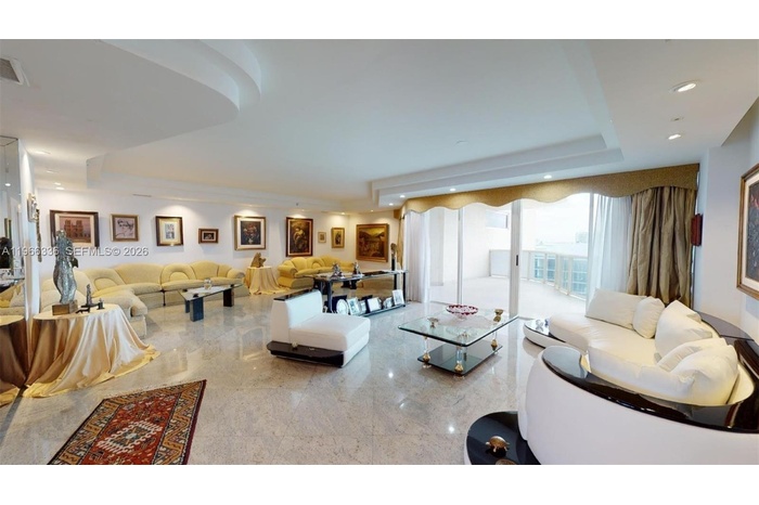 THE PINNACLE AT SUNNY ISLES BEACH