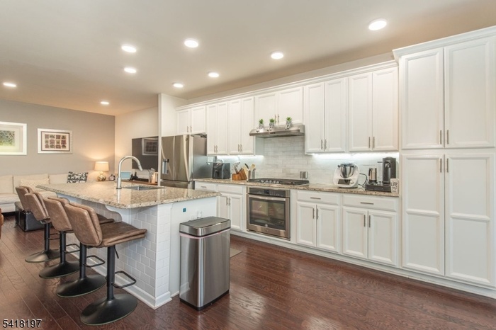 GORGEOUS KITCHEN!
