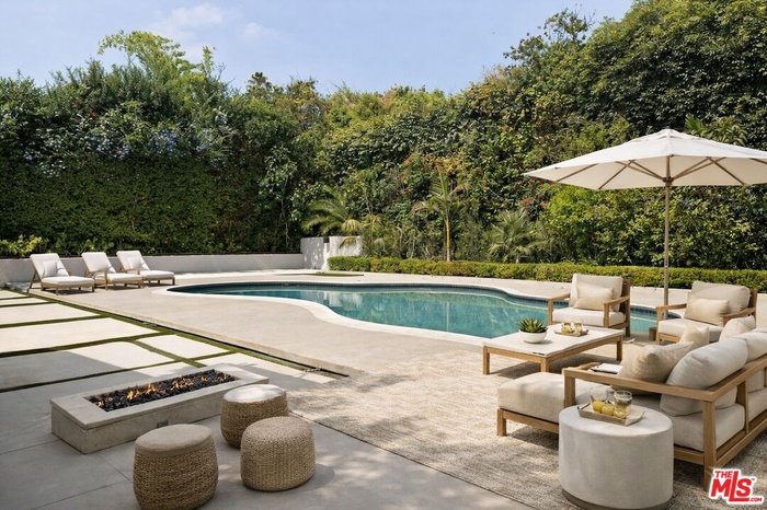 North Facing Pool View