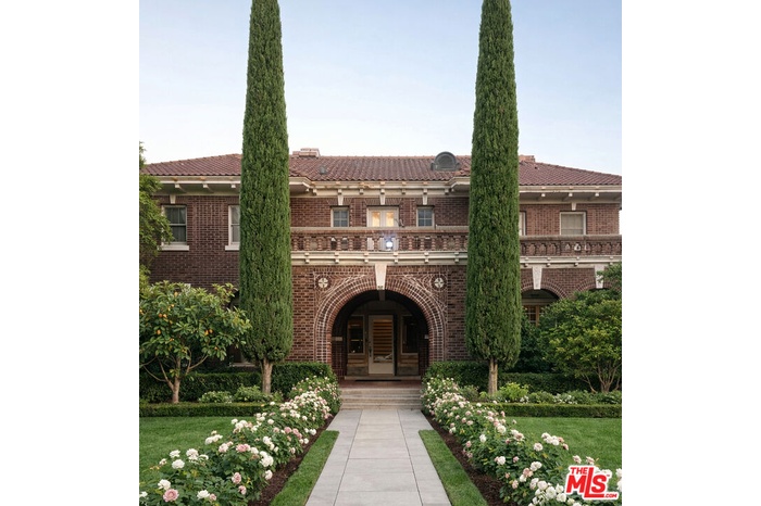 Digitally Rendered Front & Lan